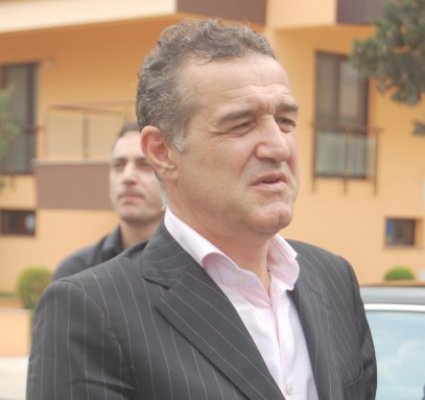 Becali, în continuare internat la Penitenciarul Spital Poarta Albă
